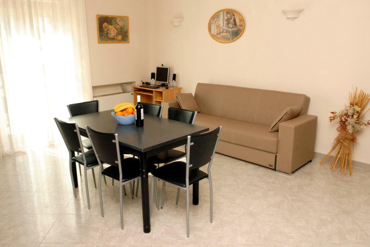 Mare And City House Манфредония Екстериор снимка
